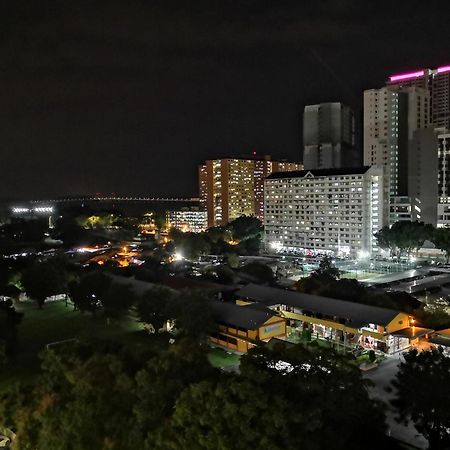 Strait Garden Suites X Ace Pro @ George Town Jelutong Exteriör bild